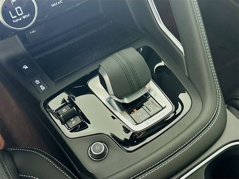 New 2024 Jaguar E-PACE R-Dynamic SE image 16