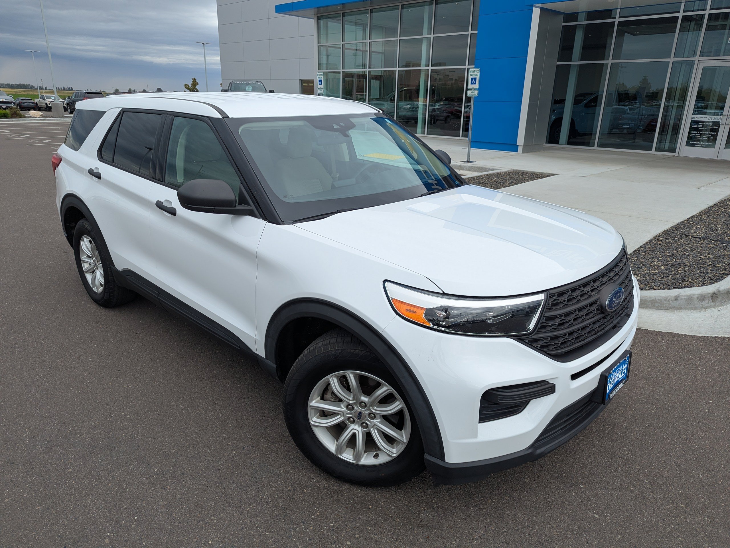 Used 2021 Ford Explorer 4WD w/ Class III Trailer Tow Package image 3