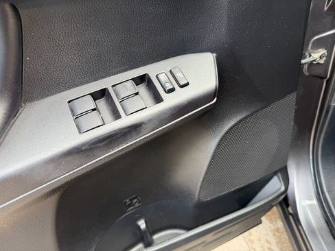 Used 2018 Toyota RAV4 XLE AWD/4WD image 21