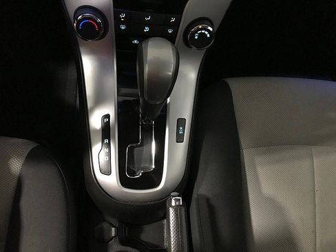 Used 2011 Chevrolet Cruze LS FWD image 28