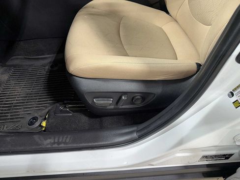 Used 2023 Toyota RAV4 XLE FWD image 24