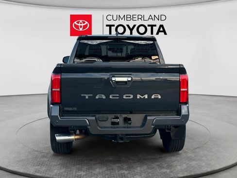 Used 2025 Toyota Tacoma Limited AWD/4WD image 4