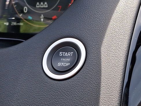 Certified 2024 Jaguar E-PACE R-Dynamic SE image 27