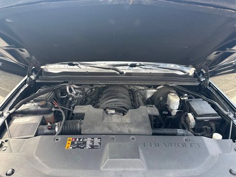 Used 2017 Chevrolet Suburban LS RWD image 24