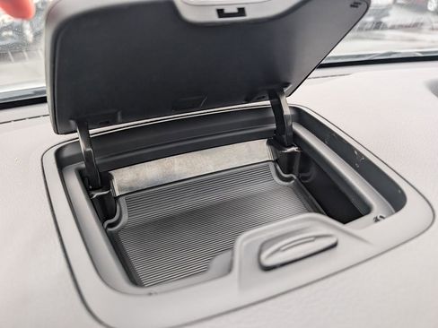 Used 2017 Hyundai Santa Fe SE image 28