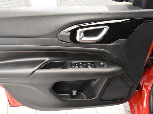 Used 2022 Jeep Compass Limited image 13