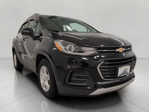 Used 2018 Chevrolet Trax LT w/ LT Convenience Package FWD image 1