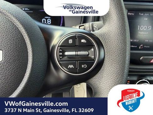 Used 2025 Kia Soul LX w/ LX Technology Package FWD image 23
