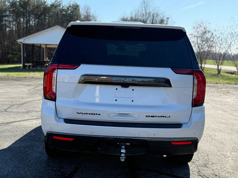 Used 2023 GMC Yukon Denali Ultimate w/ LPO, Floor Liner Package AWD/4WD image 6