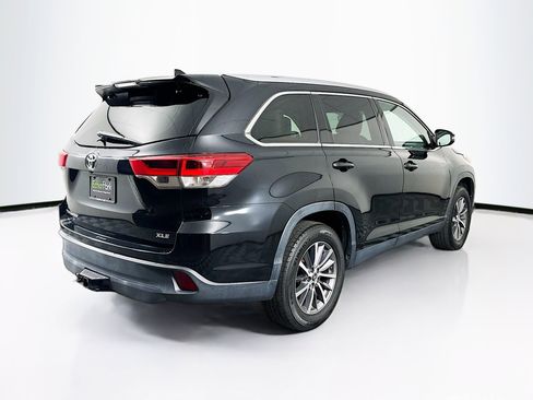 Used 2019 Toyota Highlander XLE image 9