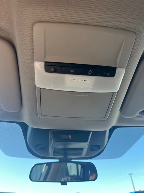 Used 2023 Nissan Rogue S AWD/4WD image 46