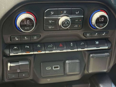 Used 2019 Chevrolet Silverado 1500 LTZ w/ LTZ Premium Package AWD/4WD image 32