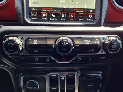 Used 2020 Jeep Wrangler Unlimited Rubicon AWD/4WD image 9