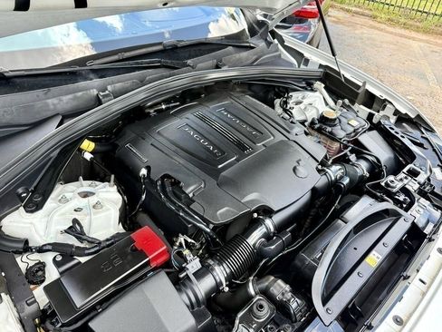 Used 2017 Jaguar F-PACE R-Sport image 6