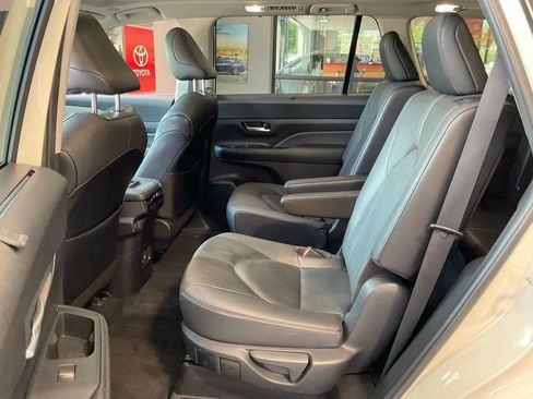 Certified 2024 Toyota Grand Highlander AWD image 22