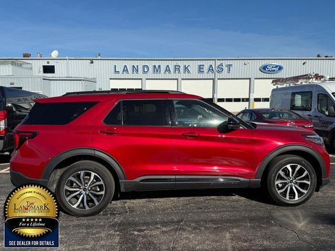 Used 2025 Ford Explorer ST-Line image 4