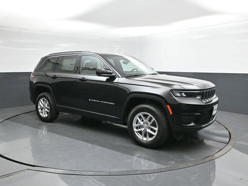 New 2025 Jeep Grand Cherokee Laredo X image 17