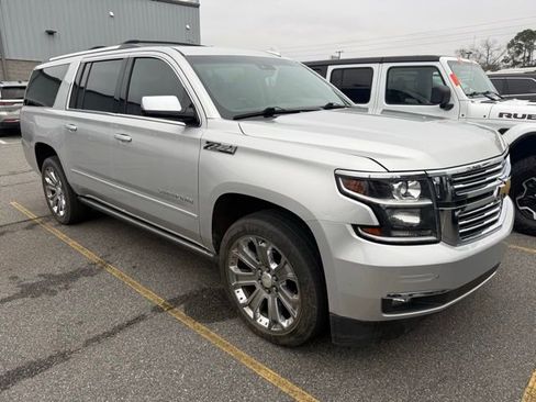 Used 2019 Chevrolet Suburban Premier image 1