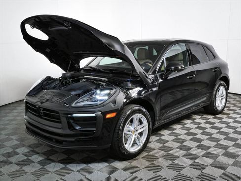 Used 2026 Porsche Macan Turbo AWD/4WD image 33