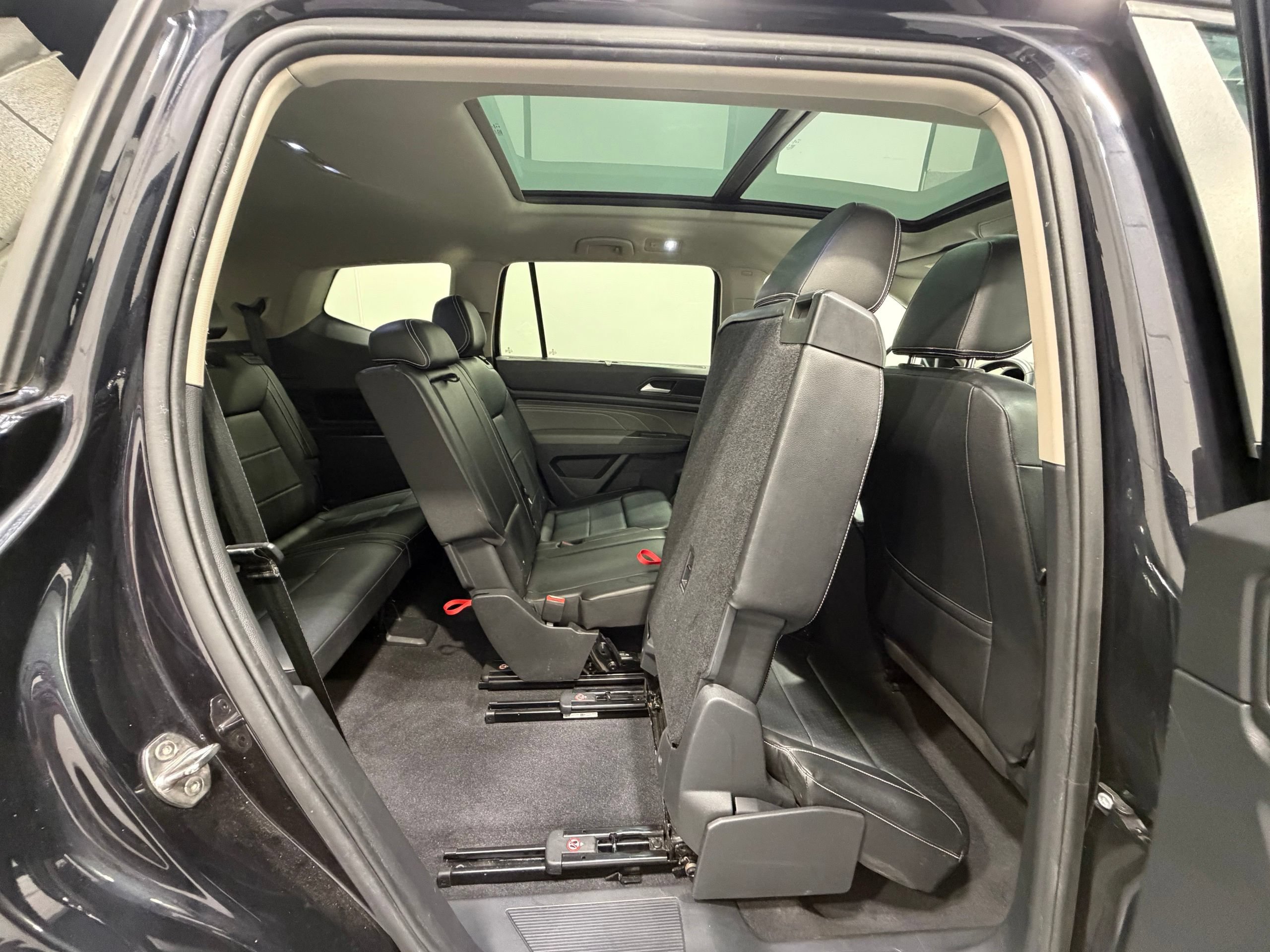 Used 2022 Volkswagen Atlas SE w/ Panoramic Sunroof Package AWD/4WD image 32