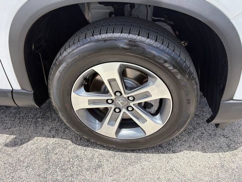 Used 2025 Honda Pilot EX-L image 4