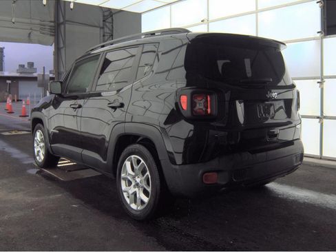 Used 2018 Jeep Renegade Latitude image 25