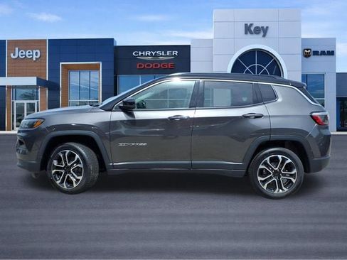 Used 2022 Jeep Compass Limited AWD/4WD image 2