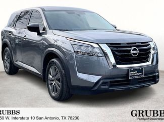 Used 2024 Nissan Pathfinder S video 1