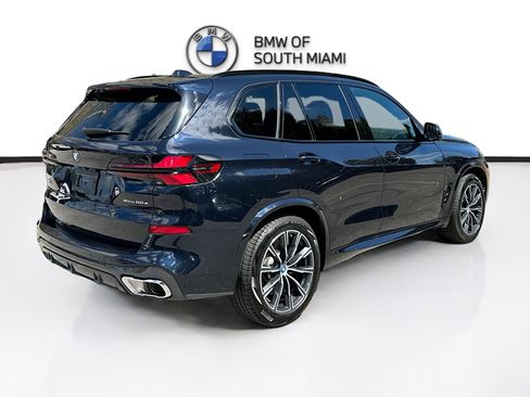 Certified 2025 BMW X5 xDrive50e w/ M Sport Package image 7