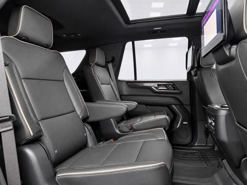Used 2025 GMC Yukon Elevation w/ Elevation Premium Package AWD/4WD image 25