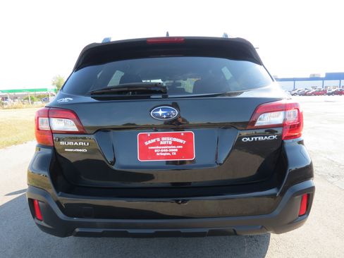 Used 2018 Subaru Outback 2.5i Premium image 8