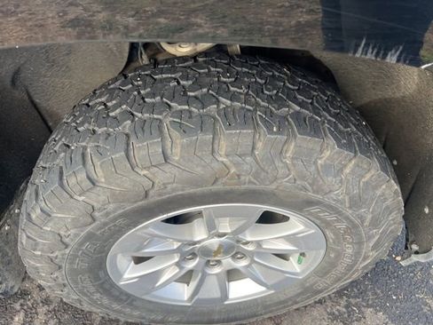 Used 2021 Chevrolet Silverado 1500 LT w/ Bed Protection Package image 2