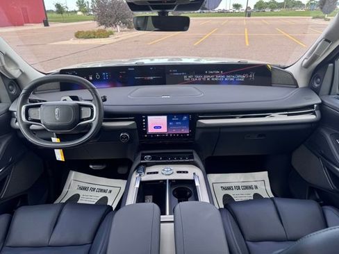 New 2025 Lincoln Navigator L Reserve image 14