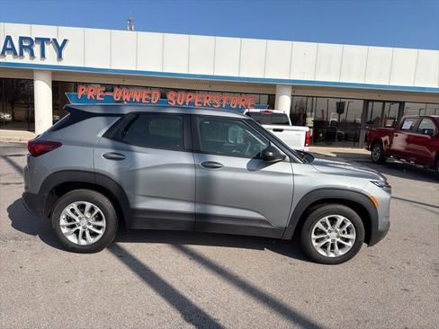 Used 2024 Chevrolet TrailBlazer LS image 3