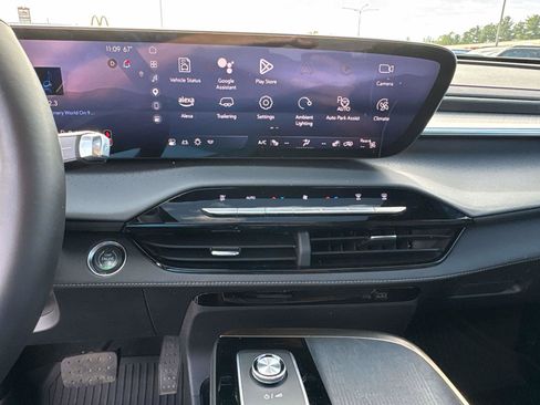 Used 2025 Buick Enclave Avenir w/ Super Cruise Package AWD/4WD image 14
