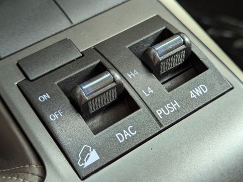 Used 2012 Lexus GX 460 w/ Comfort Plus Pkg image 22