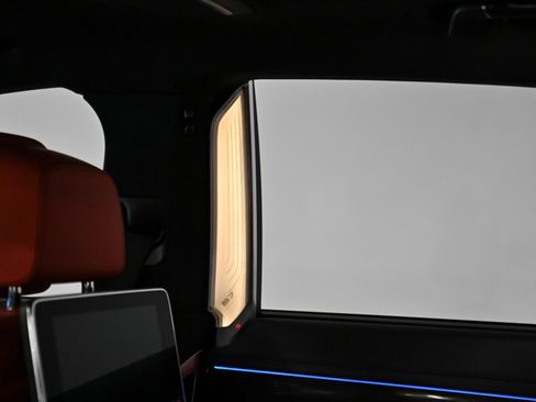 Used 2022 BMW ALPINA B7 xDrive w/ Luxury Rear Seating Package image 46