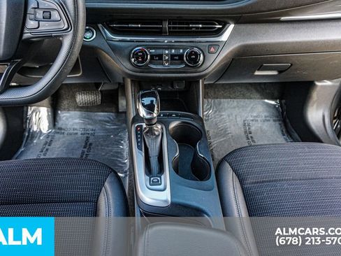 Used 2025 Buick Envista Preferred image 39