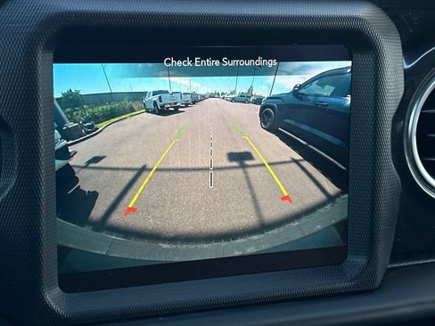 Used 2022 Jeep Wrangler Unlimited Sahara AWD/4WD image 20