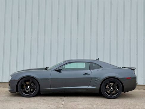 Used 2010 Chevrolet Camaro SS w/ RS Package RWD image 3