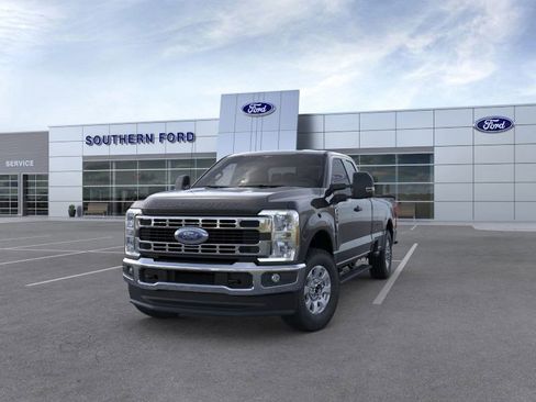 New 2025 Ford F350 XLT w/ FX4 Off-Road Package image 2