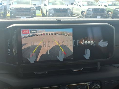 New 2026 Jeep Wrangler Unlimited Sahara AWD/4WD image 9