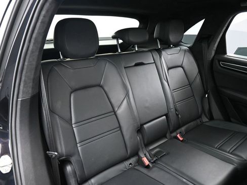 Certified 2022 Porsche Cayenne Turbo S AWD/4WD image 29