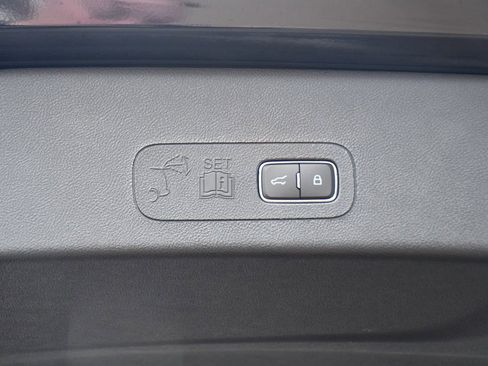 Used 2025 Lincoln Aviator AWD image 22