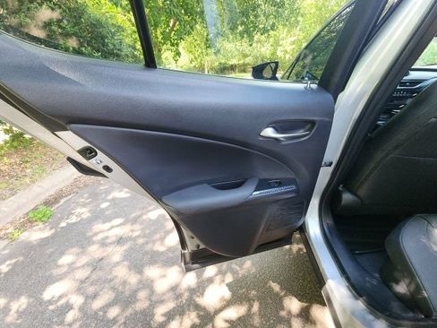 Used 2020 Lexus UX 250h w/ Premium Package AWD/4WD image 33