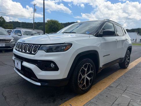 Used 2024 Jeep Compass Limited AWD/4WD image 4