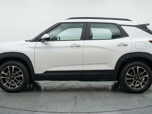 Used 2025 Chevrolet TrailBlazer LT FWD image 5