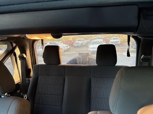 Used 2012 Jeep Wrangler Sahara image 34