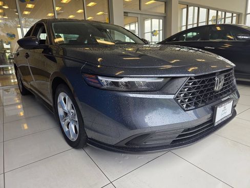 Certified 2023 Honda Accord LX image 3