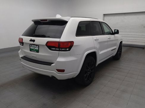 Used 2019 Jeep Grand Cherokee Altitude RWD image 9